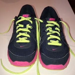 Nike Revolution 2 Women’s Sneaker